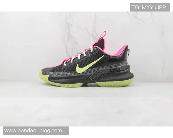 詹姆斯13篮球鞋评测与购买指南助你提升球场表现与时尚魅力